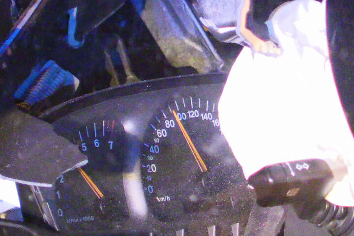 Der Tacho blieb bei 90 km/h stehen.