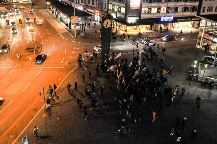 Etwa 70 Personen wollten an der Demonstration am Jahnplatz teilnehmen.