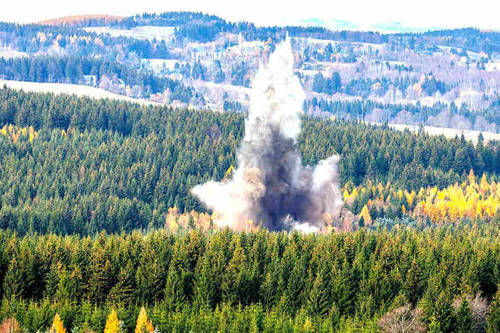 Für die Sprengung wurde das Waldstück bei Altenberg großflächig abgesperrt.