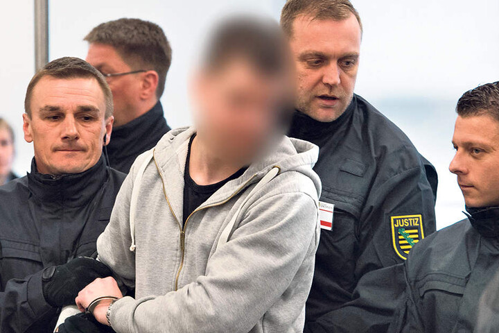 Justin S. (19) ist bisher der
einzige Angeklagte, der sich
vor Gericht zu den Vorwürfen
äußerte.