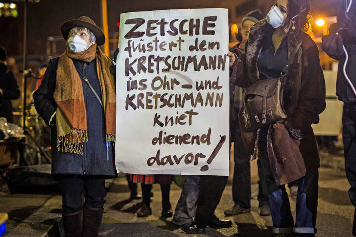 Dieses Plakat ist eindeutig an bestimmte Personen gerichtet.