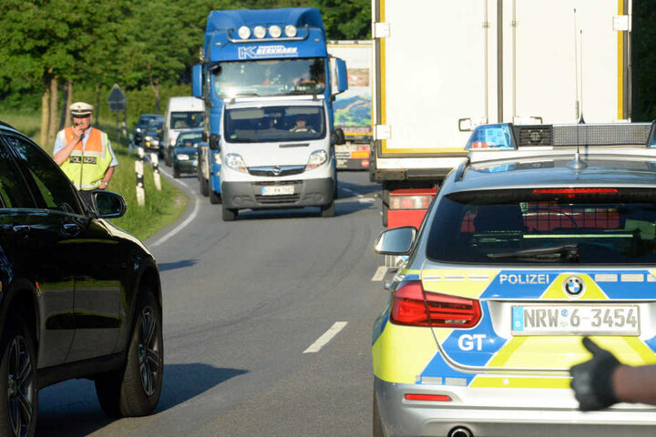 Der Verkehr staute sich.