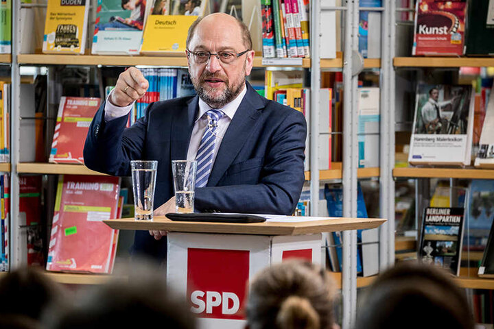 Der SPD-Chef machte sich für eine Abschaffung des Verbotes stark, dass der Bund bei der Bildung den Ländern hineinreden darf.