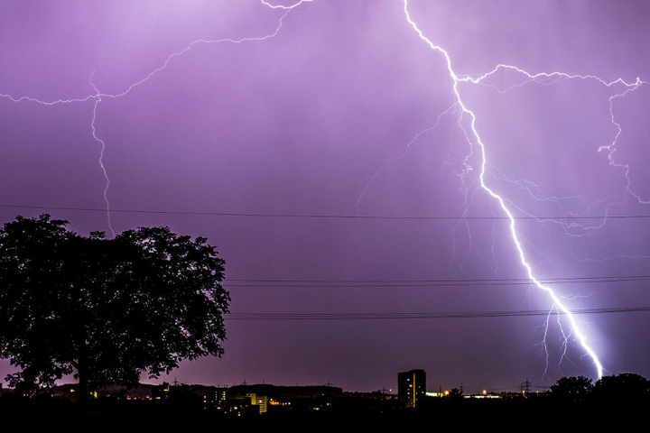 In einigen Regionen sind Gewitter und Hagelschauer möglich.