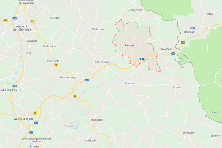 Die Kleintransporter war den Polizeibeamten bei Pleystein in Bayern vor der Kontrolle aufgefallen.