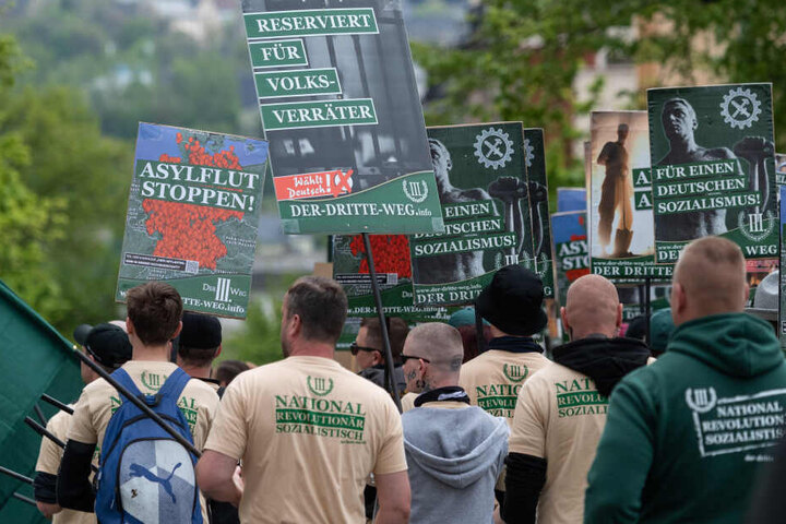 Der Bundesheimatminister hat bei seinem Auftritt die rechtsextreme Demo am 1. Mai in Plauen verurteilt.