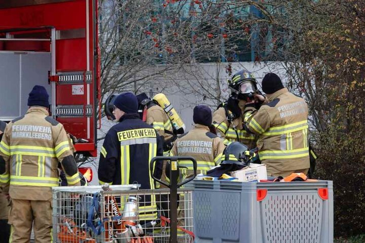 Auch der Gefahrgutzug aus Frohburg ist vor Ort.
