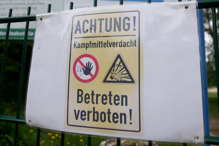 Der Kampfmittelbeseitigungsdienst muss das Gelände komplett absuchen.
