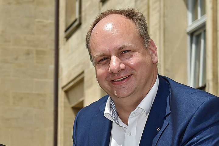 OB Dirk Hilbert (47, FDP): "Es ist großartig, dass so viele Menschen den Schulbau mit ihrer Spende unterstützen und so dazu beitragen, dass Kinder in Burkina Faso Zugang zu Bildung erhalten."