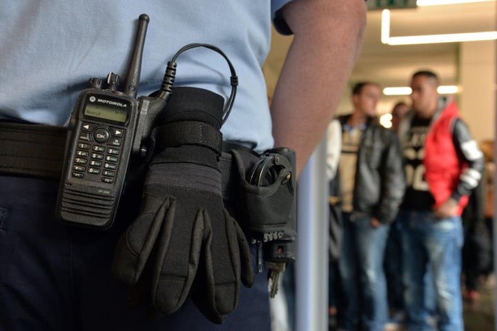 Seit einer Messer-Attacke am Dresdner Landgericht im Jahr 2009 wird an sächsischen Gerichten am Eingang kontrolliert.