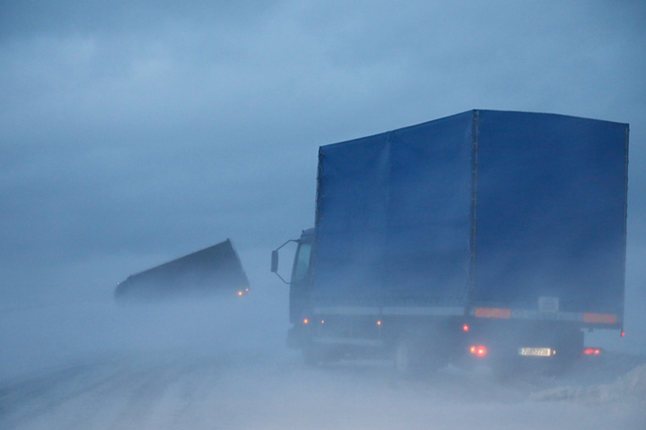 Auch Schneeverwehungen sorgten für Chaos.