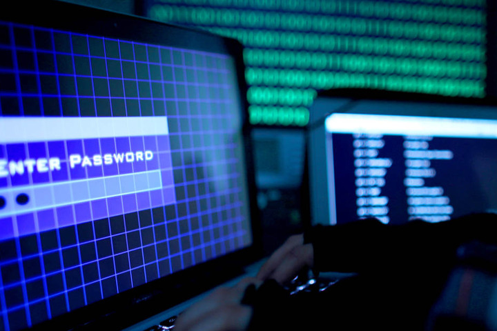 Viele Politiker, Prominente und Privatpersonen sind vom Hacker-Angriff betroffen. (Symbolbild)