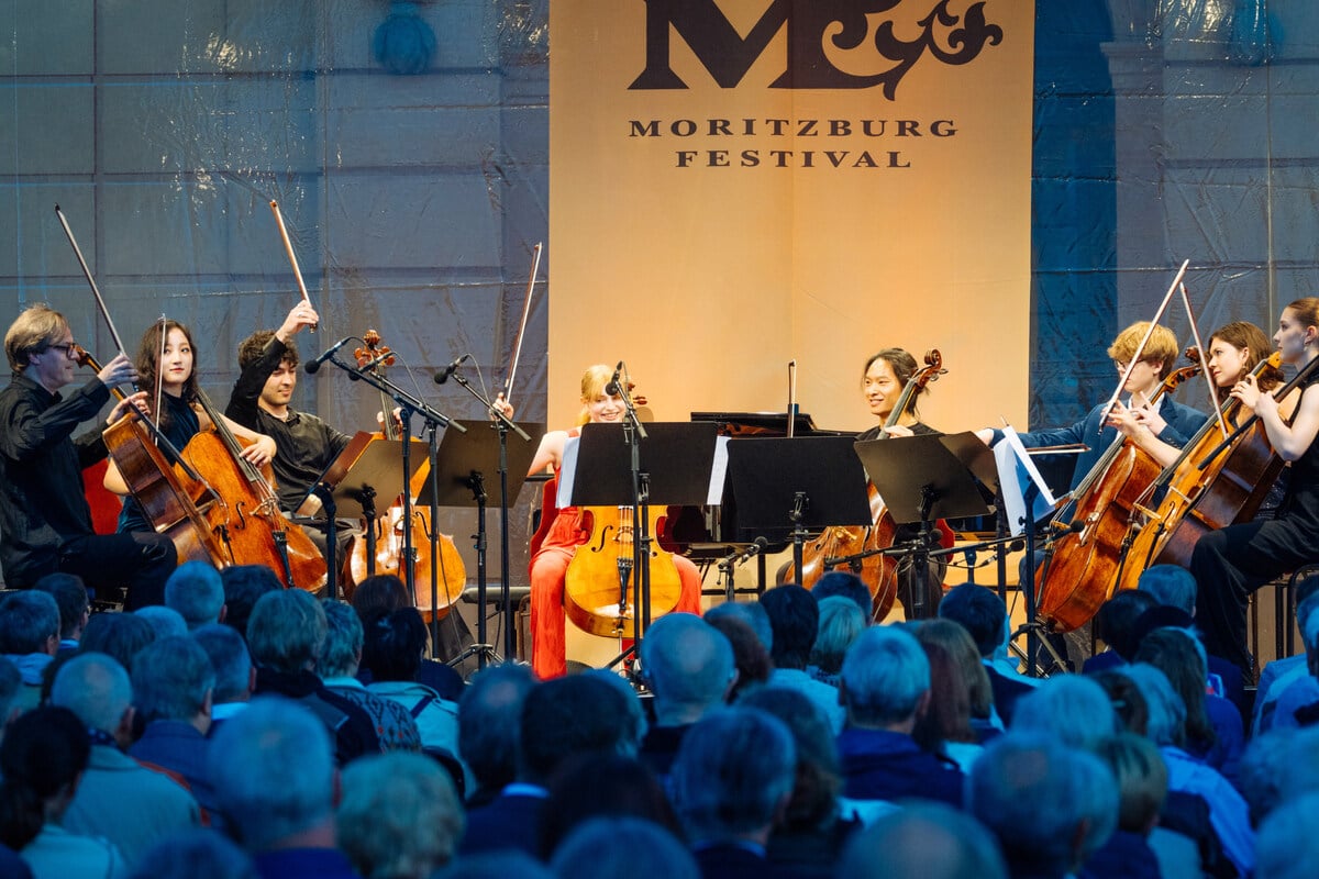 Schlossterrasse oder Kirche? Moritzburg Festival eröffnet