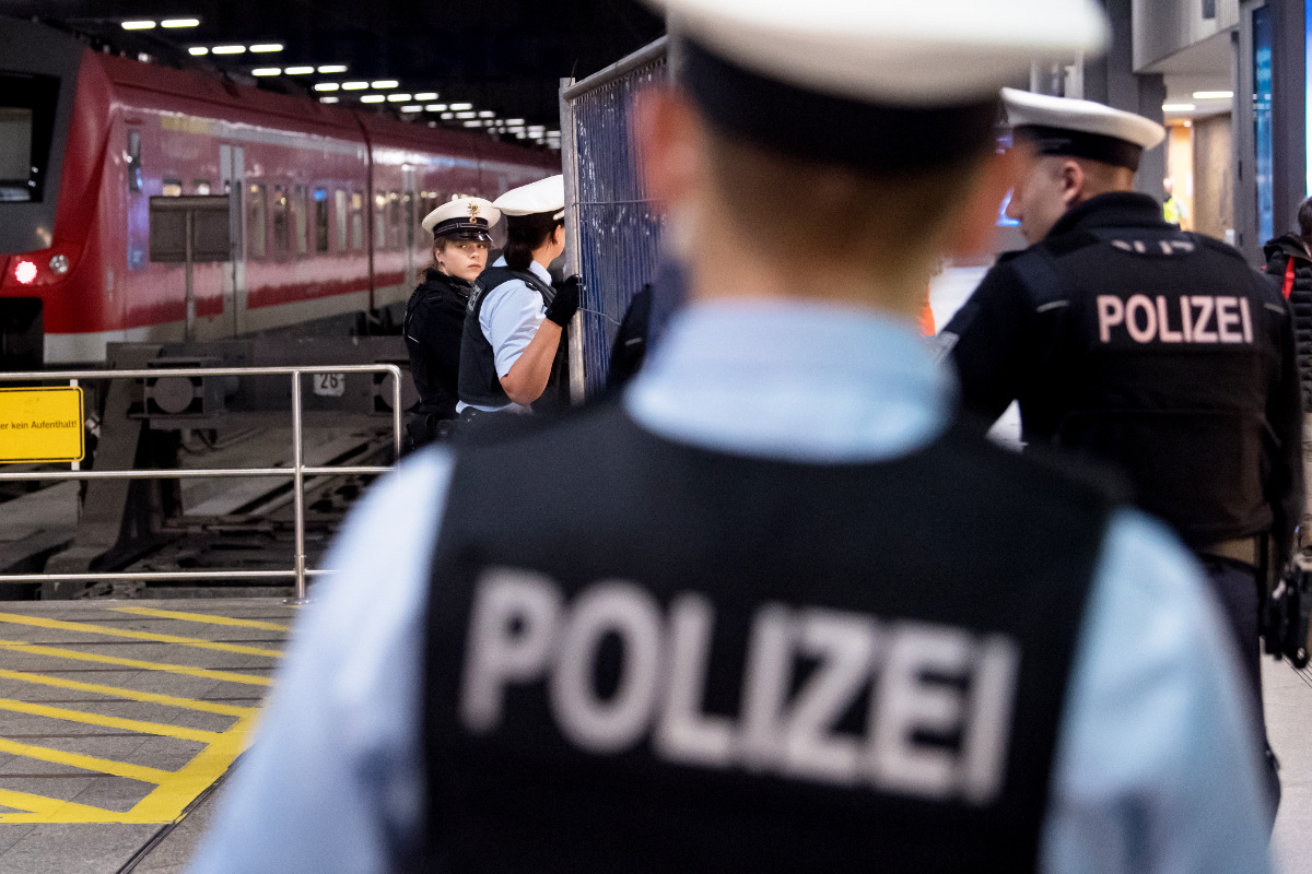 Großeinsatz am Hauptbahnhof in München: Frau (83) berichtet von Bombe in Koffer!