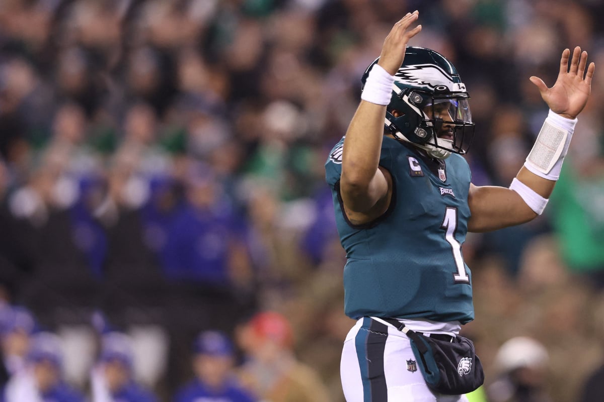 Eagles HC compares Jalen Hurts to Michael Jordan after win over