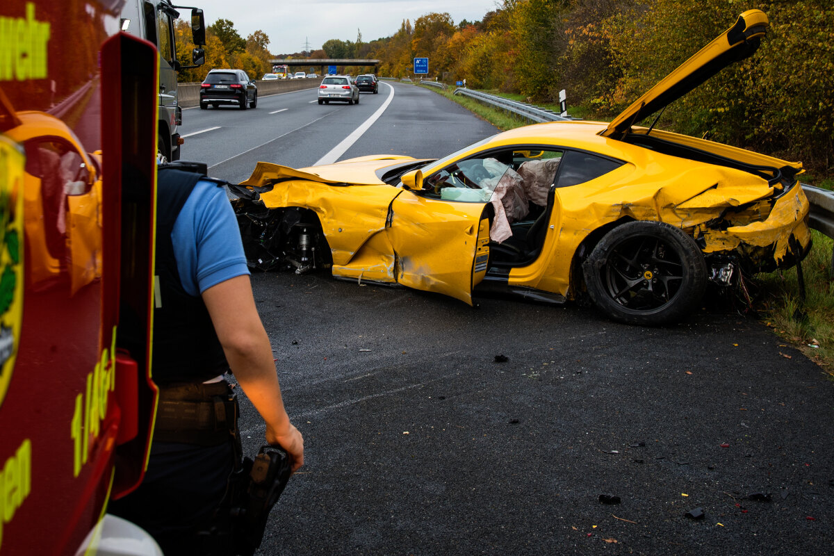 300 000 euro ferrari crashes into the guardrail father 62 and son 10 end up in the hospital archyworldys