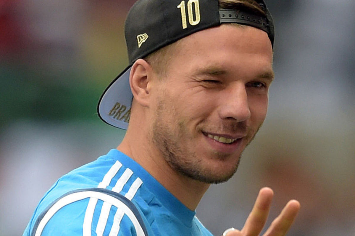 Lukas Podolski: Wen küsst er da auf Instagram? | TAG24
