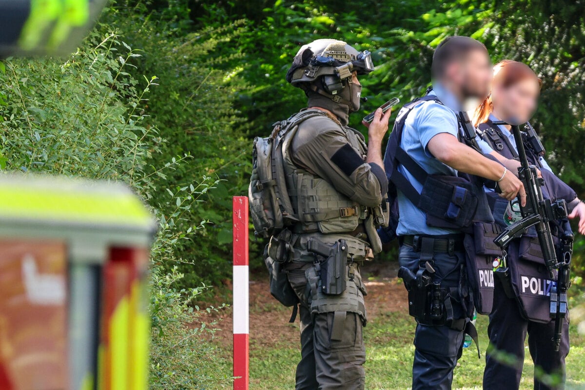 Nach-stundenlangem-Bangen-um-Frau-Spezialkr-fte-st-rmen-Wohnung-und-nehmen-Partner-fest