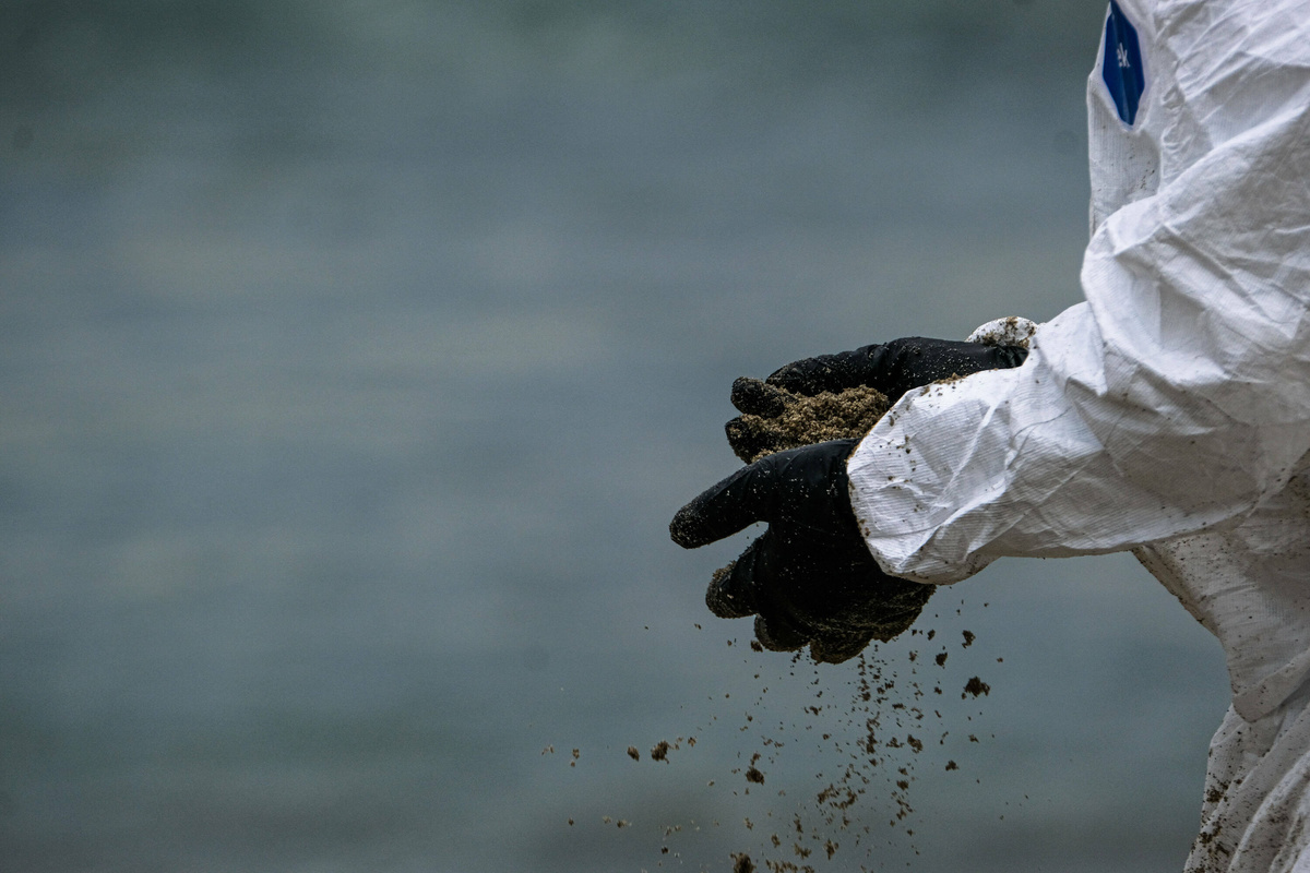 California oil spill leaves only clues, dead ends, and mysteries TAG24