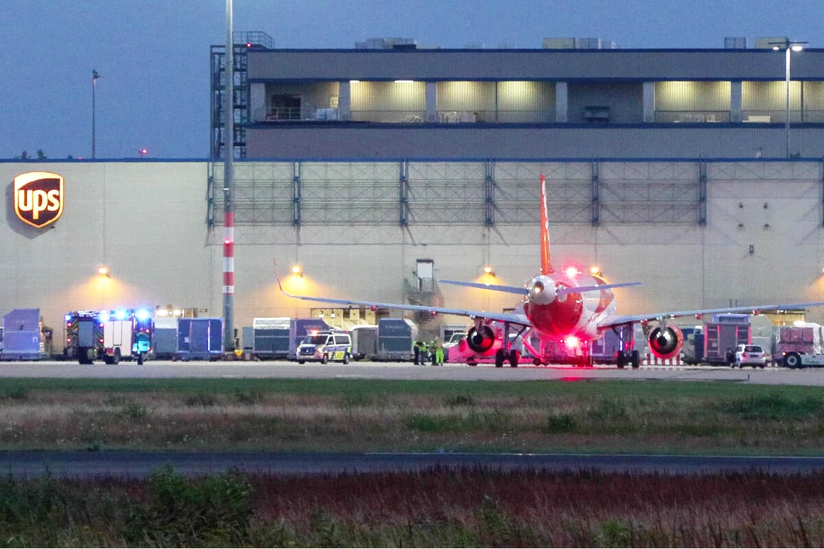 Luftnotfall! EasyJet-Airbus muss an Kölner Flughafen notlanden