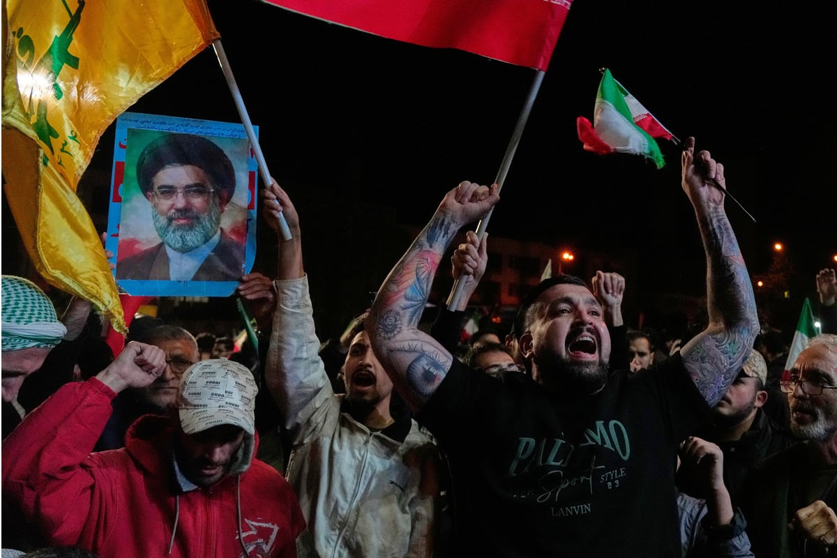 Nahost-Konflikt: Jubel über Waffenruhe in Teheran