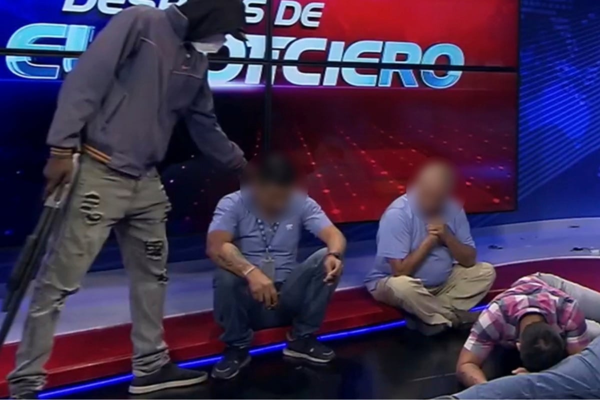 Bewaffnete stürmen TV-Studio: \