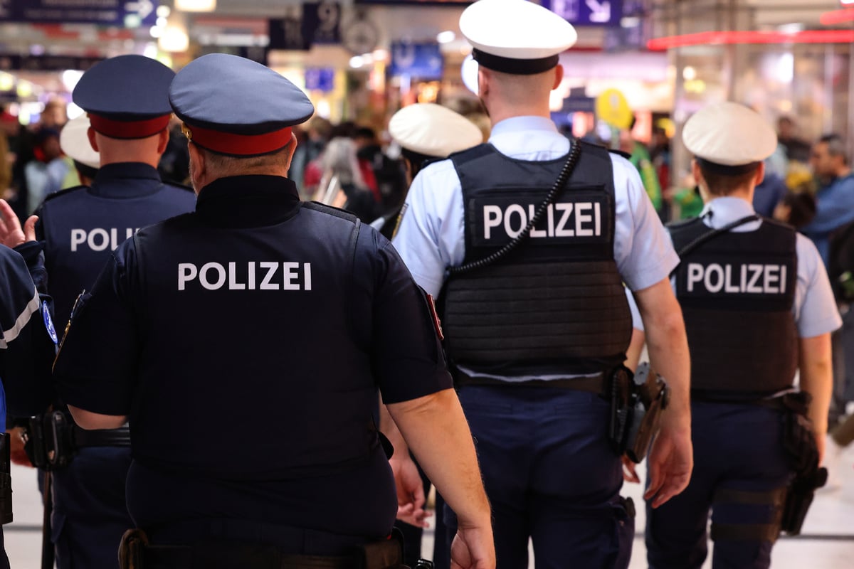 Ekel-Alarm: Nackter Mann randaliert an Düsseldorfer Hauptbahnhof