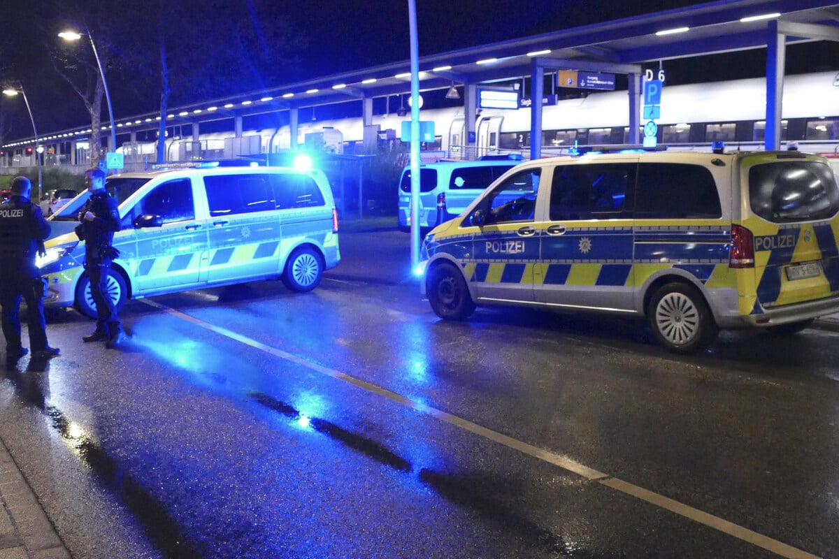 Mann droht in ICE mit Anschlag und verletzt Passagiere