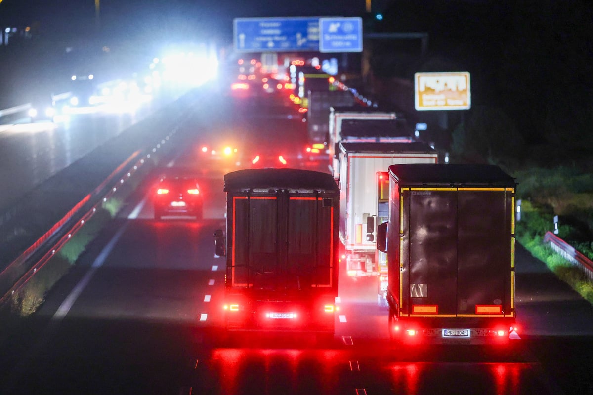 Vollsperrung aufgehoben! Verkehr auf A14 bei Leipzig rollt langsam wieder