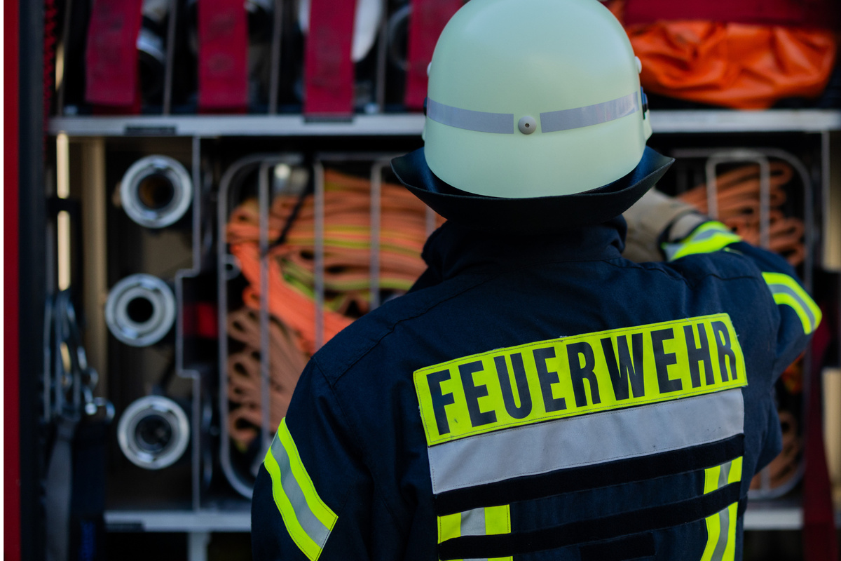 Einfamilienhaus in Flammen: Feuerwehr findet Toten!