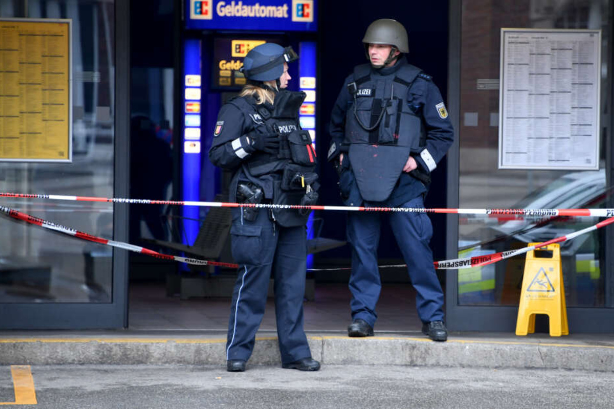 Erneute Bombendrohung Bahnhof Pinneberg Vorubergehend Gesperrt 24