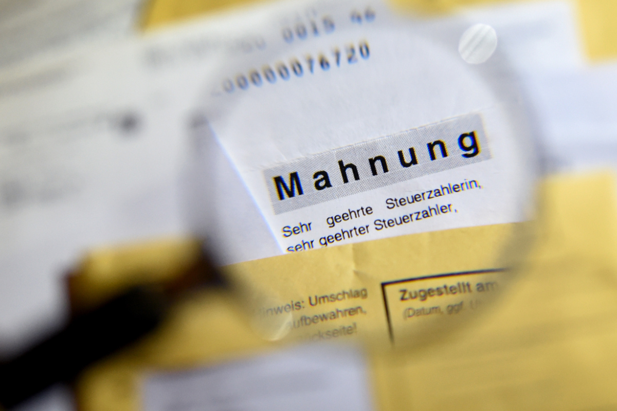 Trotz Corona-Kontaktbeschränkung: Inkasso-Büro droht mit Hausbesuch