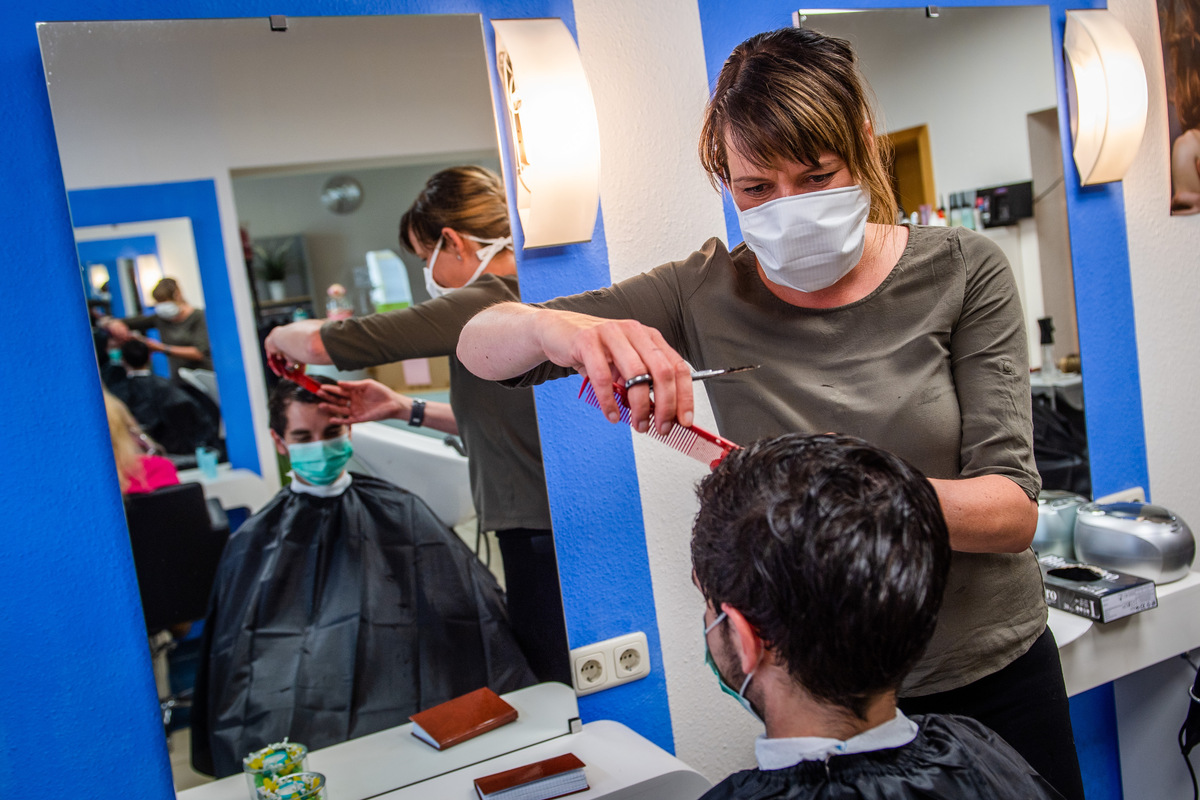 Chemnitz So Lauft Es Zu Corona Zeiten Beim Friseur Tag24