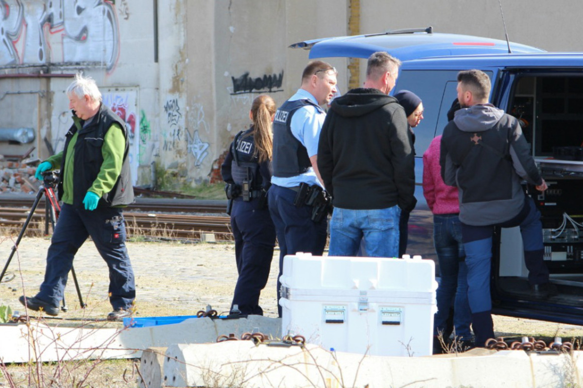 Mordermittlungen in Leipzig Tote Frau (25) an Bahngelände war völlig