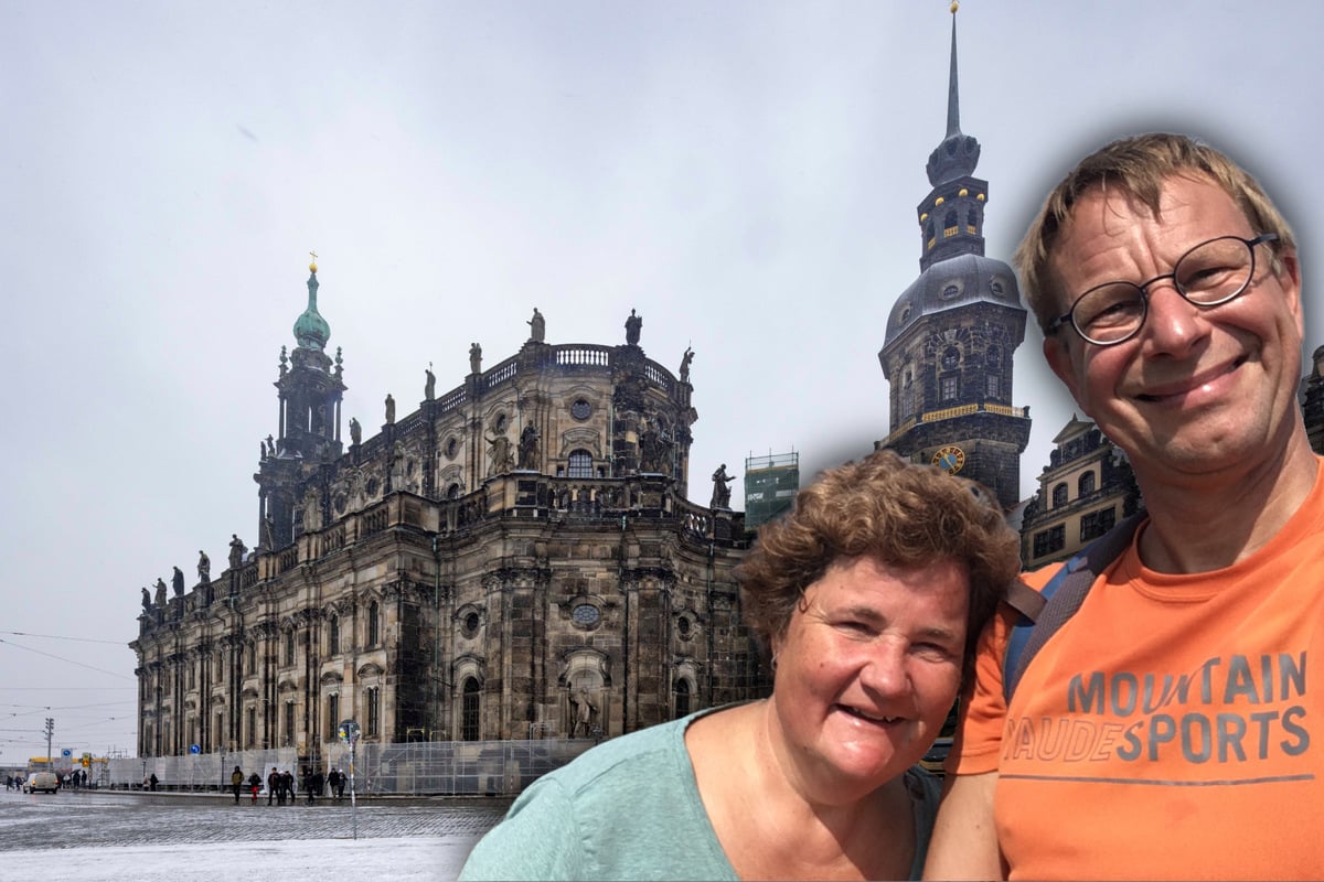 Br-ckelnde-Sandstein-Figur-auf-Hofkirche-Touristen-beinahe-vom-heiligen-Franz-erschlagen