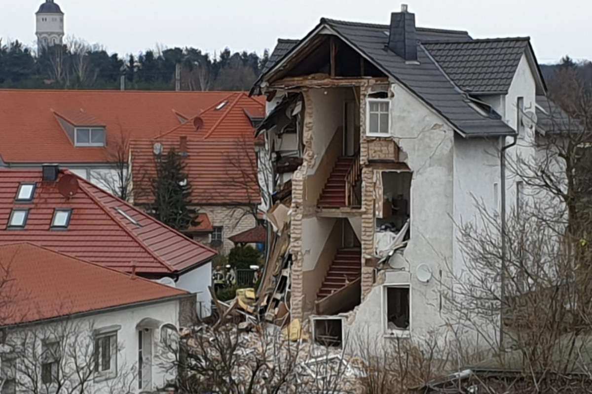 Wohnhaus Sturzt Mitten Am Tag Zusammen Zwei Tote Ein Schwerverletzter Tag24