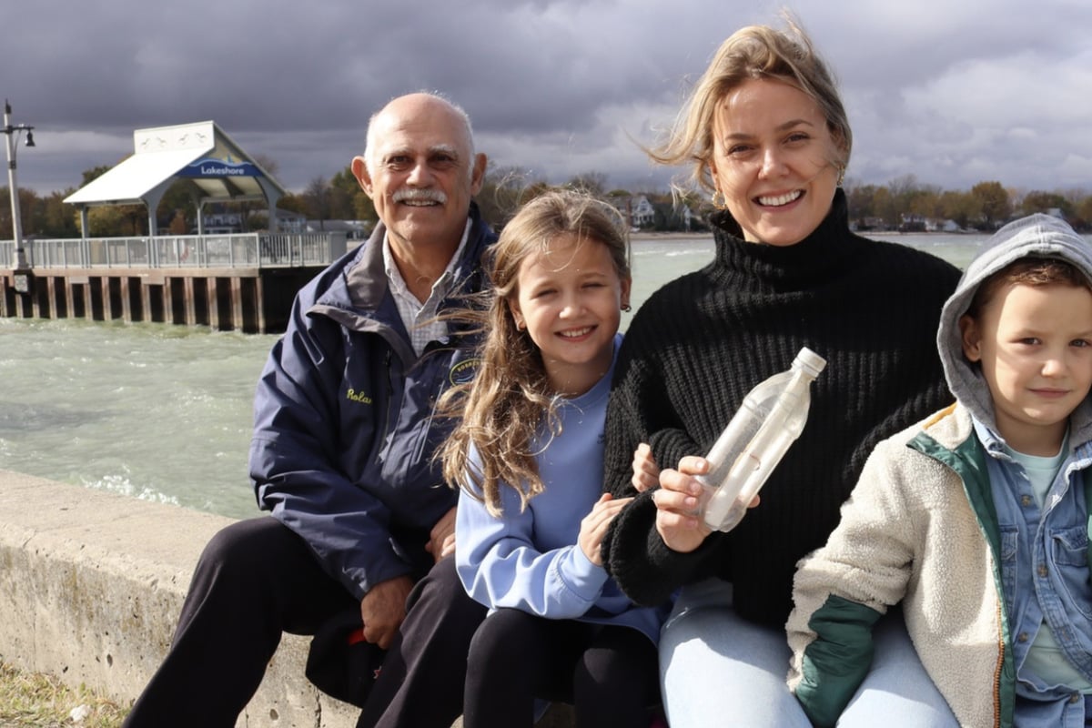 Crazy coincidence! Daughter reads letter that mom threw into the lake 26 years ago!