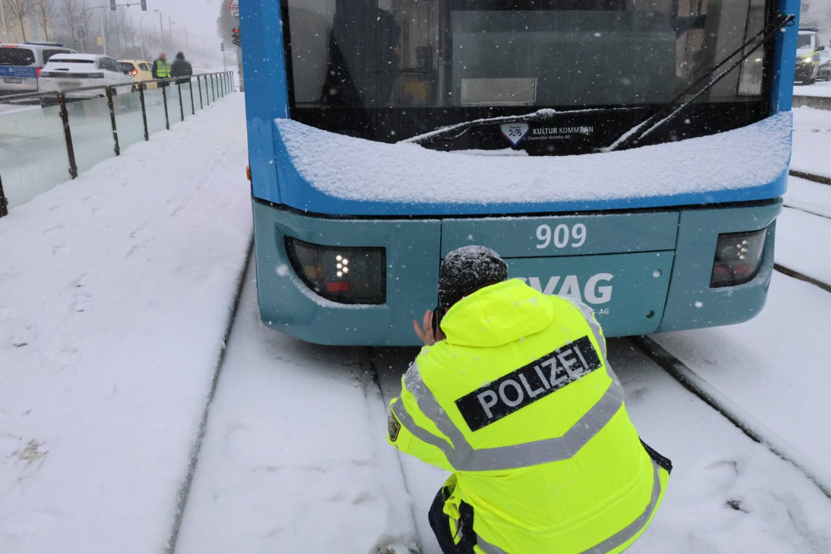 Stra-enbahn-Unfall-in-Chemnitz-16-J-hrige-im-Krankenhaus