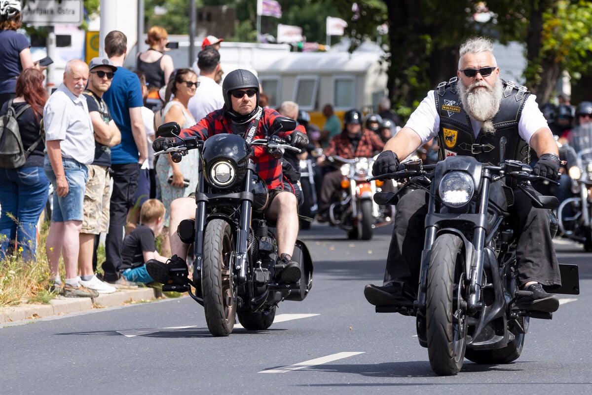 Dresden Harley Days: Revving Engines and Roaring Excitement at the Biker Parade