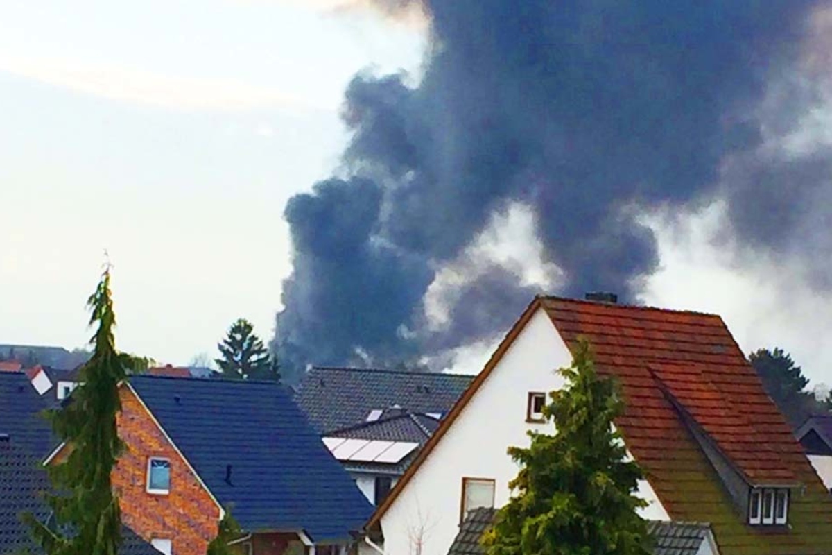 Großbrand in Minden Türen und Fenster geschlossen halten