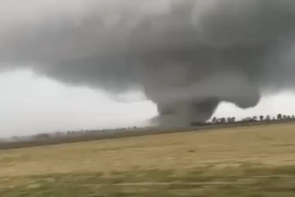 Midwest and South of US battered by deadly tornadoes amid storm system ...