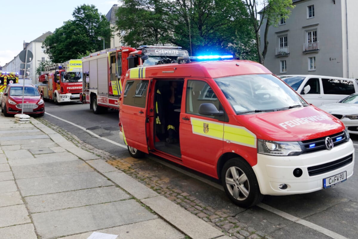 Feuerwehreinsatz in Chemnitz: Kinder schoben Kuchen aus Legosteinen in Ofen!