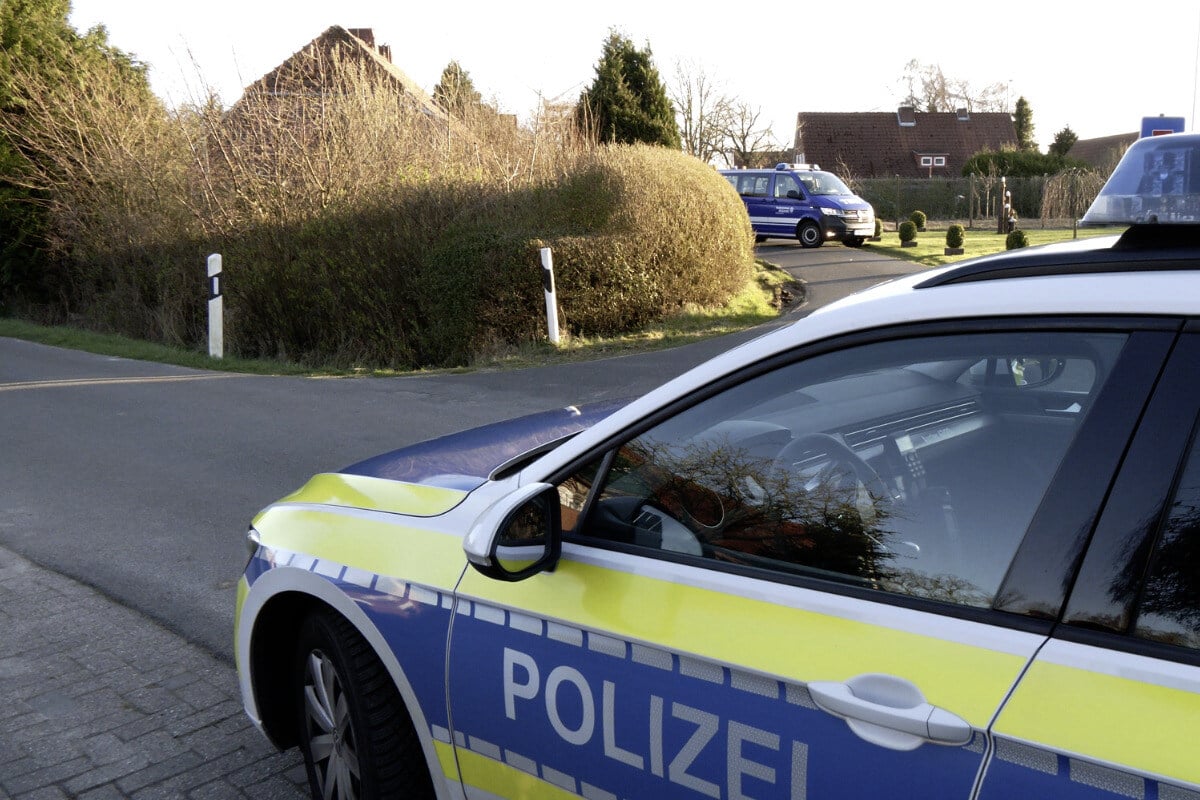 Leiche bei mysteriösem Polizeieinsatz gefunden! Ermittlungen gegen Frau und deren Söhne