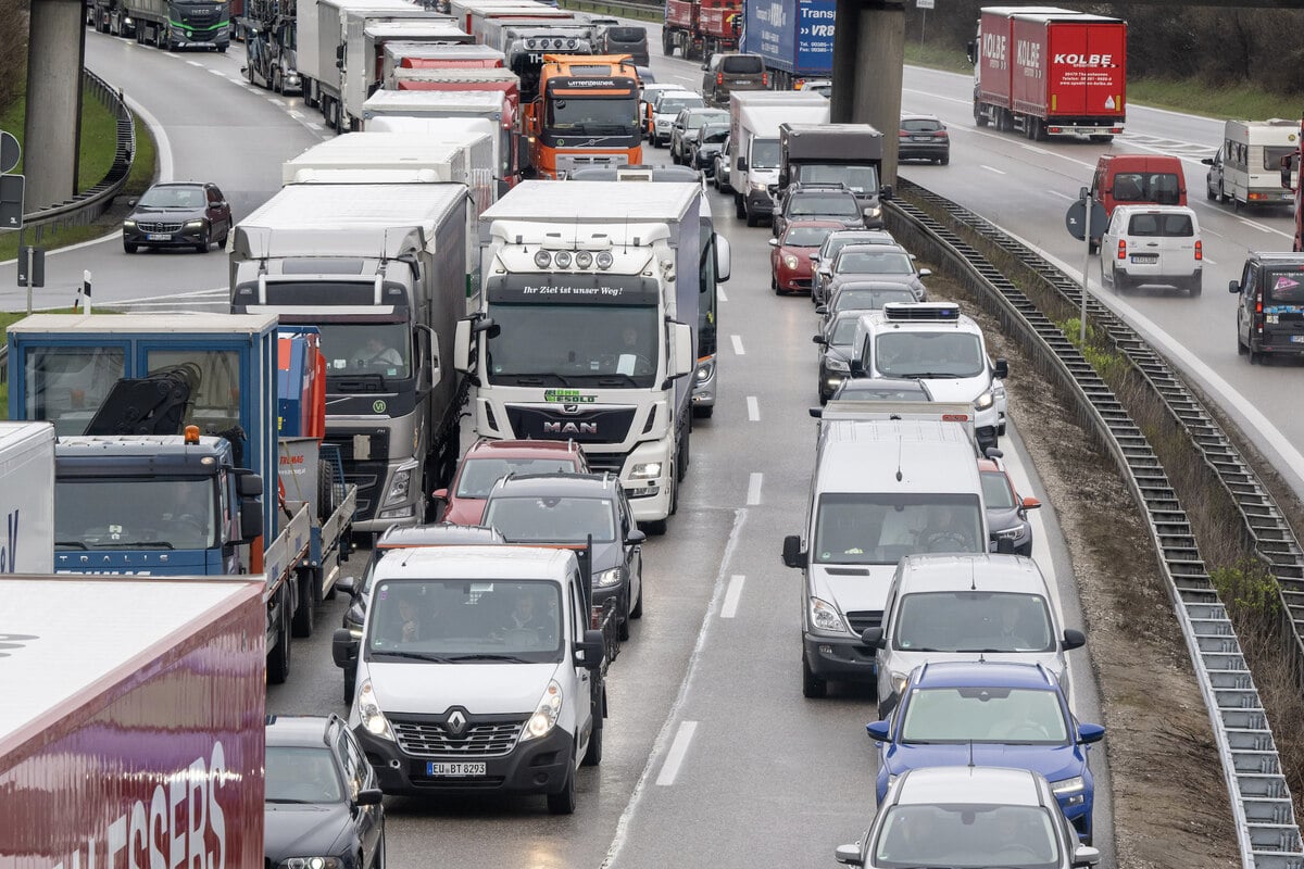 Wunderschne Stau Aktuell A99 Bilder
