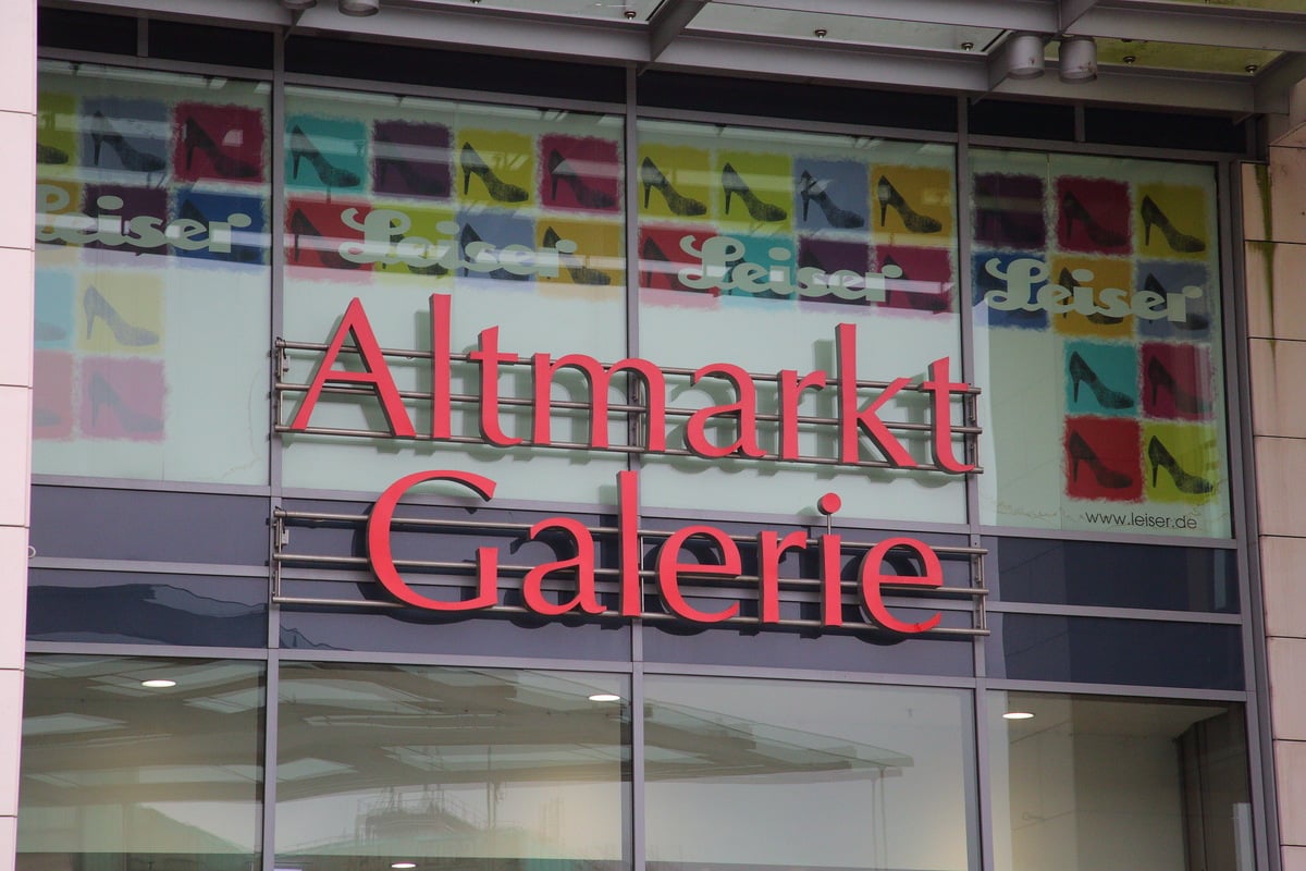 Schon wieder Schlägerei in Dresdner Innenstadt: Einsatz vor Altmarkt-Galerie!