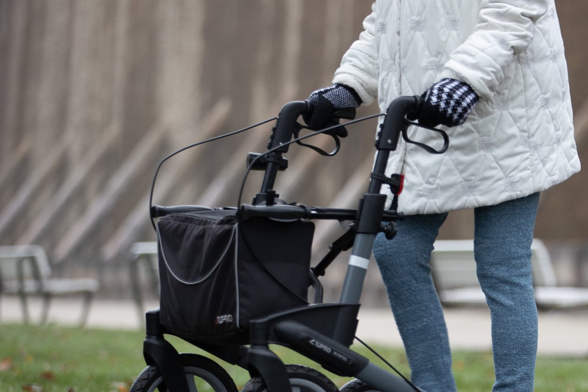 Brutale-berf-lle-auf-mehrere-Seniorinnen-31-J-hrige-vor-Gericht-