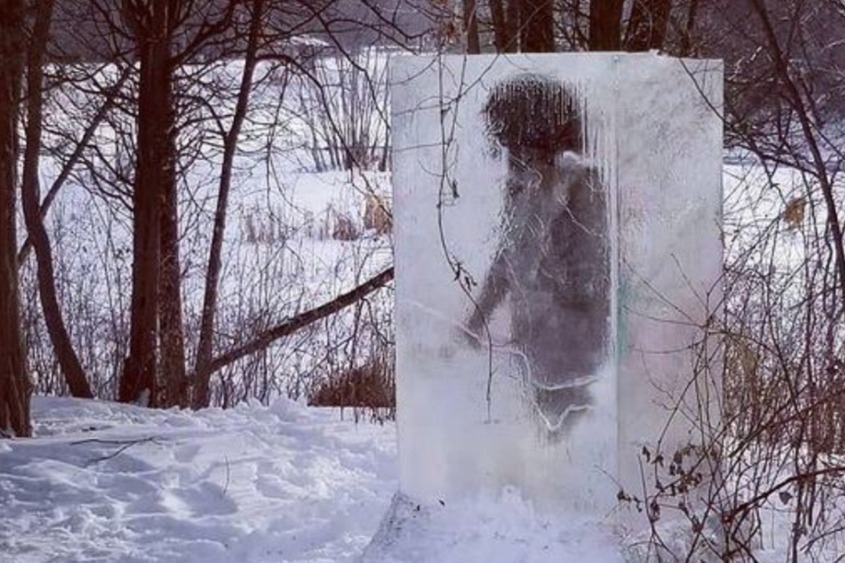 "Caveman" trapped in block of ice stuns park visitors