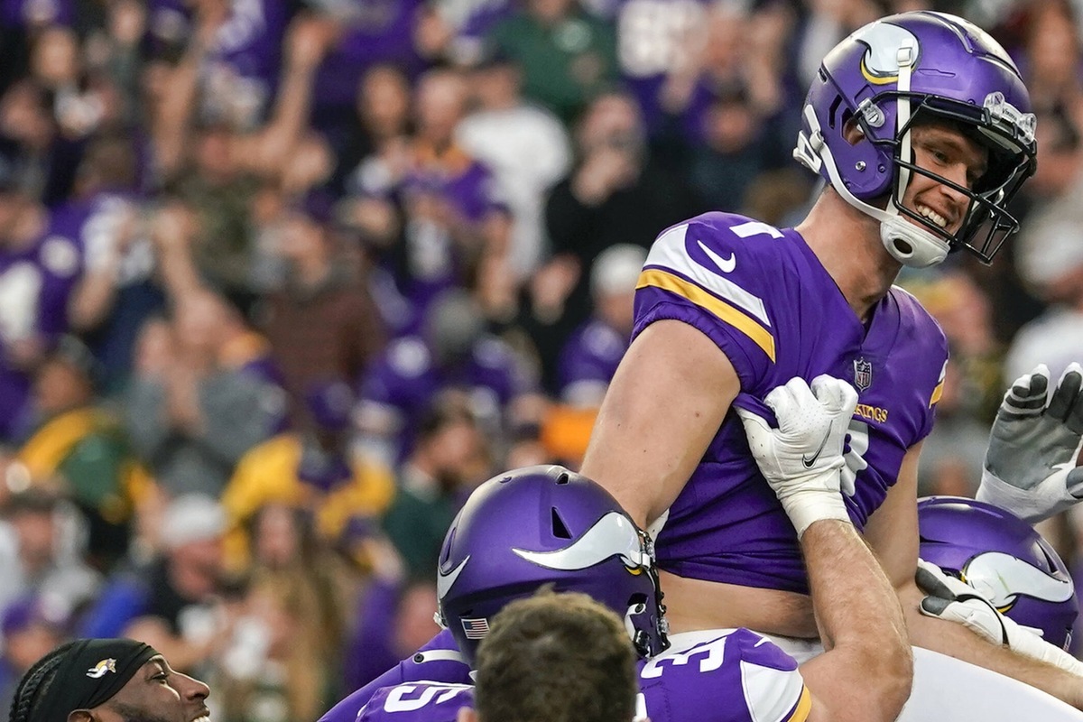 NFL: The Vikings steal a last-minute win in epic clash with the