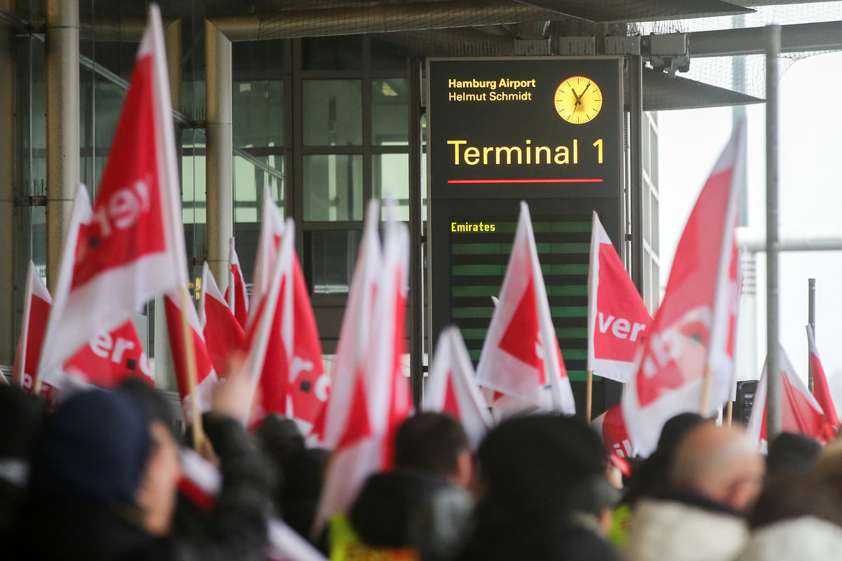 Warnstreik Am Hamburger Flughafen Hat Pünktlich Begonnen - Flüge Fallen Aus