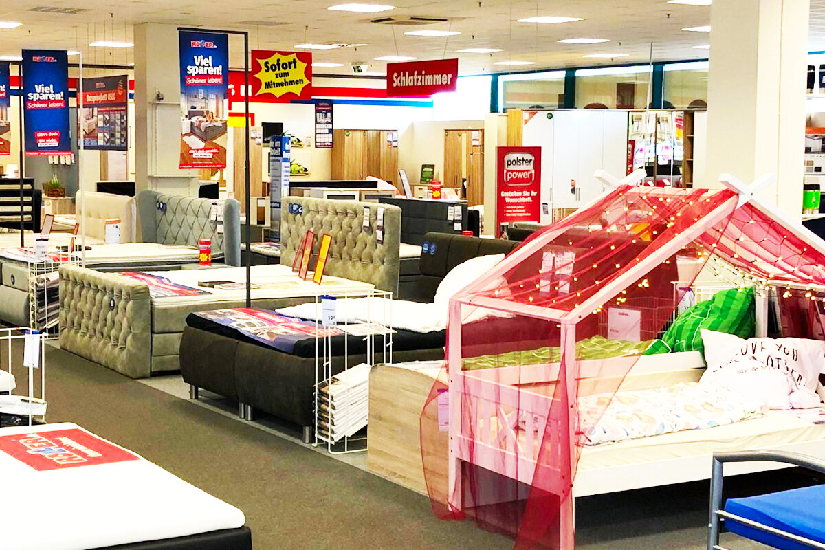 ROLLER in Elmshorn verkauft am Sonntag (4.9.) diese Sachen super günstig